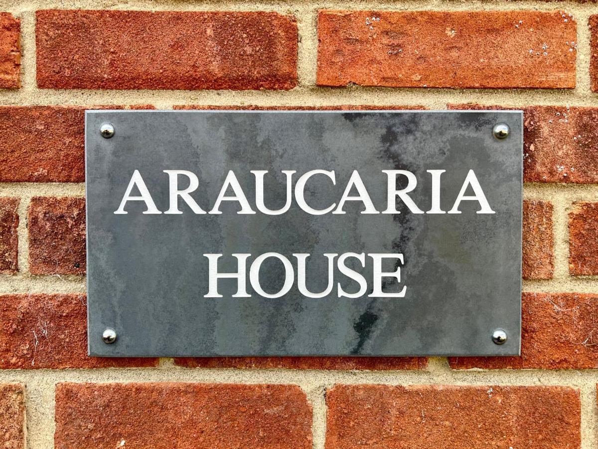 Araucaria House Villa วิทบี ภายนอก รูปภาพ